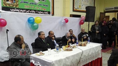 بالصور.. حي العرب ببورسعيد يكرم «الباشا» لبلوغه سن المعاش