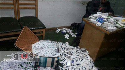 بالصور.. إحباط تهريب أدوية بـ١٤ ألف جنيه إلى قطر في مطار برج العرب