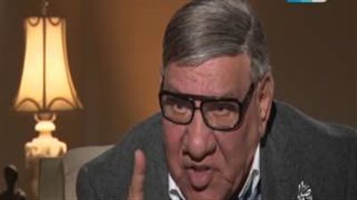 بالفيديو.. مفيد فوزي: شيرين معندهاش ثبات انفعالي ومبحبش عمرو دياب