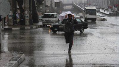 الشتاء يأبى الرحيل.. الأرصاد: انخفاض الحرارة 4 درجات وانتهاء الموجة الجمعة.. أمطار على كافة الأنحاء ورعدية على السواحل الشمالية.. وعلى المواطنين الحذر في السفر والبعد عن مخرات السيول