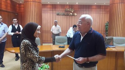 محافظ بورسعيد: نمتلك محطة تسمين ماشية تستوعب 10 آلاف رأس