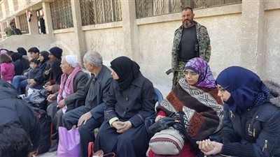 الدفاع الروسية: خروج 17029 شخصا من الغوطة منذ بداية الهدنة