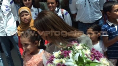 مستشفى سرطان الأطفال تستقبل وزيرة التعاون الدولي بالورد