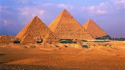 ٦ مجموعات سياحية تصل القاهرة لزيارة المعالم الأثرية