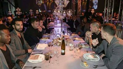 محمد صلاح يشارك لاعبي روما حفل عشاء توتي