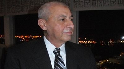 دراسة لفتح شارع أبطال التحرير أمام الحركة المرورية بأسوان