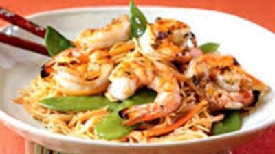 نودلز الجمبري بالخضراوات بطريقة سلمى فؤاد