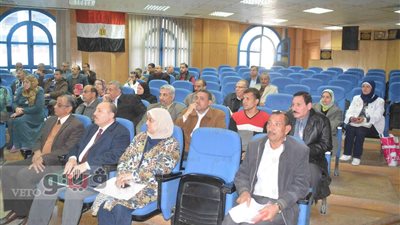 محافظ المنيا يناقش بروتوكول التعاون مع الجمعيات لتطوير منظومة النظافة