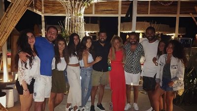 مي عمر تنشر صورة جديدة من أجازتها الصيفية