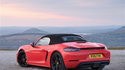 جمارك السيارة «بورش بوكستر» موديل 2017