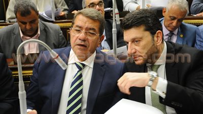 البرلمان يبدأ أولى جلسات مناقشة «القيمة المضافة».. لجنة الخطة والموازنة توصي بالموافقة على القانون.. خلاف حول سعر الضريبة.. وزير المالية: القانون لن يفرض ضرائب جديدة.. و52 سلعة معفاة