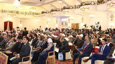 شيخ الأزهر يصل مقر المؤتمر العالمي لدار الإفتاء