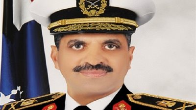 قائد القوات البحرية: نجهز «ميسترال» لتأمين حقول الغاز والبترول