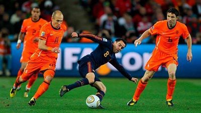 ننشر القنوات الناقلة لمباراة إسبانيا وهولندا في المونديال