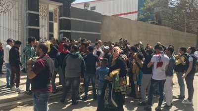 جماهير الزمالك تتوافد على النادي لمتابعة مؤتمر مرتضى منصور