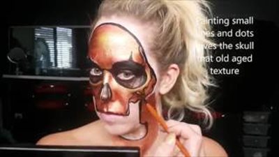 بالفيديو والصور.. فنانة مكياج تخفي جسدها برسومات مرعبة