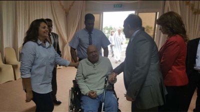 ذوو الاحتياجات الخاصة يتوافدون لصناديق الاقتراع في دبي (صور)