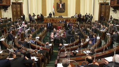 جدل بالبرلمان حول شروط انتخاب ممثلي العاملين بمجالس الإدارات