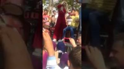 بالفيديو.. طلاب حقوق حلوان يسخرون من ريهام سعيد في حفل الفوتوداي