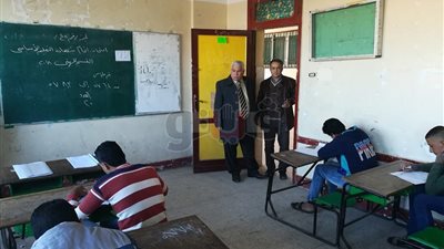 استبعاد ملاحظين وتحويل رئيس كنترول مدرسة إعدادية للتحقيق بالبحيرة