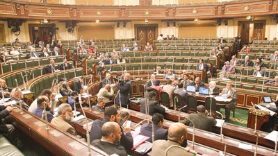 البرلمان يوافق مبدئيا على قانون انتخاب ممثلي العاملين بمجالس الإدارة