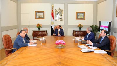 انتهاء لقاء السيسي مع رئيس الحكومة ووزير المالية