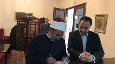 ممثلو الأزهر بجنوب أفريقيا يصوتون في الانتخابات الرئاسية (صور)