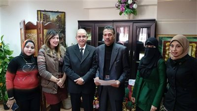 وكيل وزارة التعليم ببورسعيد يكرم فريق عمل «سيب بصمتك»