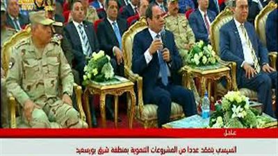 السيسي: مين يقدر يضخ 80 مليار في سنتين (فيديو)