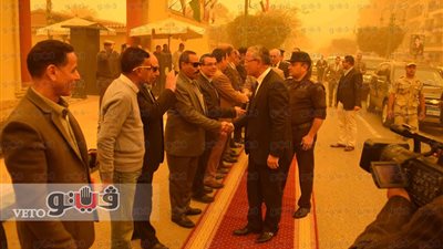 المنيا تحتفل باليوم الوطني والمحافظ يضع زهورا على النصب التذكاري