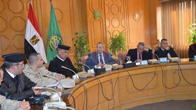 محافظ الإسماعيلية يستعرض خطة التعامل مع الكوارث (صور)