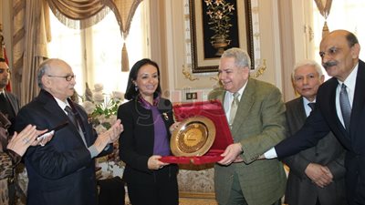 رئيس «القضاء الأعلى» يستقبل مايا مرسي بدار القضاء العالي