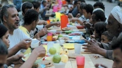 حكاية سلطان ابتكر فكرة مائدة الرحمن وأصبحت عادته طوال رمضان