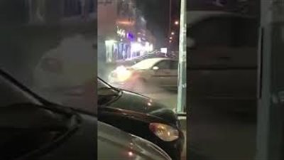 بالفيديو.. شاهد ماذا فعل شاب لحظة اشتعال النيران في سيارة