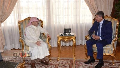 وزير الطيران يبحث سبل التعاون مع منظمة السياحة العربية
