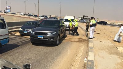 بالصور.. مدير شرطة المرور يتفقد الطريق الدائري في زيارة مفاجئة