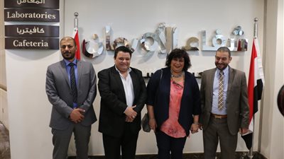 إيناس عبد الدايم وخالد جلال يتبرعان لصالح مرضى السرطان بالأقصر