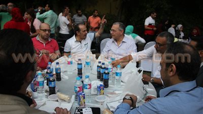 بالصور.. عصام خليل و«القفاص» يشاركون الشباب إفطار «المصريين الأحرار»
