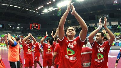 «يد رجال الأهلي» يستهل مرانه الأول بتونس بقراءة الفاتحة