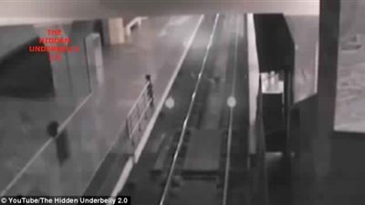 شبح قطار يظهر في محطة صينية (فيديو وصور)