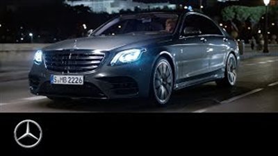 بالفيديو.. أسد يقود سيارة مرسيدس المزودة بتقنيات الراحة