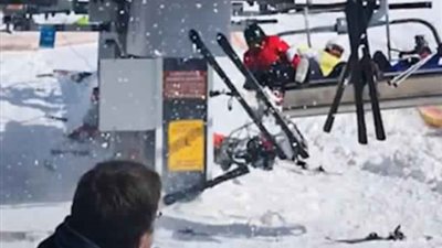 خروج جهاز تلفريك عن السيطرة يسقط الركاب بجنون (فيديو وصور)