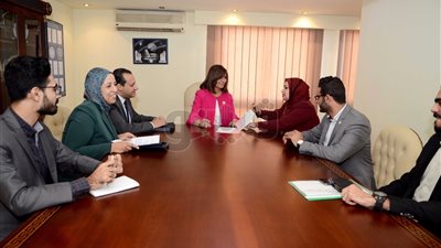 «الهجرة» واتحاد عمال مصر يوقعان بروتوكولا لتشكيل لجنة تنسيقية