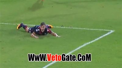 بالفيديو.. جماهير كالياري تلقي الشماريخ بسبب ركلة جزاء أمام روما