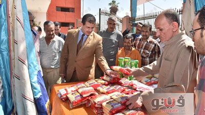 بالصور.. سكرتير عام أسيوط يفتتح فرعا لمعرض «أهلا رمضان» بأبوتيج