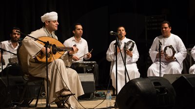 «التهامي» يشدو بـ«طلع البدر علينا» في ساقية الصاوي