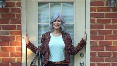 بالصور.. مسنة تشعل «فيس بوك» برشاقتها وأناقتها