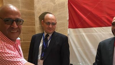 مشاهير تصدروا مشهد الانتخابات الرئاسية بالخارج.. أشرف عبد الباقي ينتخب في جدة.. صاحب أول أطلس شمسي يدلي بصوته بنيويورك.. بعثة الأهلي تشارك في بولندا.. ومطران القدس ضمن القائمة