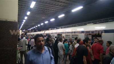 بالصور.. توقف حركة السير بالخط الأول للمترو بسبب عطل مفاجئ