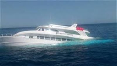 إصابة 3 عمال في غرق لنشين بقناة السويس